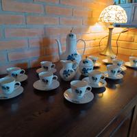 Servizio da caffè vintage in porcellana 