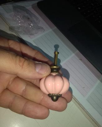 Pomello ceramica 3€ l'uno 6 disponibili