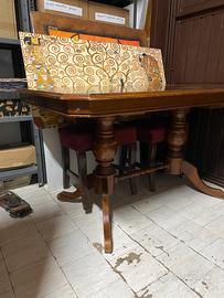 Tavolo in legno massiccio