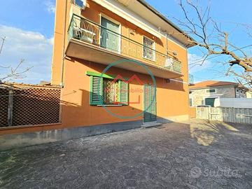 Appartamento di 150 m² con 5 locali e box auto a M
