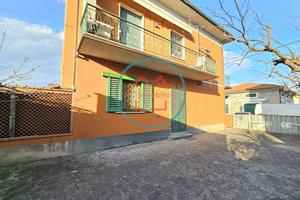 Appartamento di 150 m² con 5 locali e box auto a M