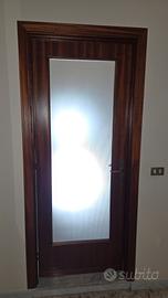 4 porte in legno e vetro