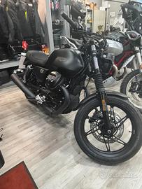 Moto Guzzi V7 stone in pronta consegna KM0
