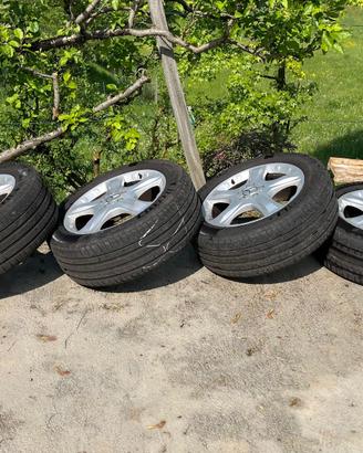 4 Gomme con cerchi originali Mercedes R19