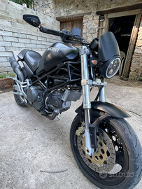 Moto Ducati monsterdark 750
