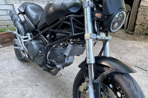 Moto Ducati monsterdark 750