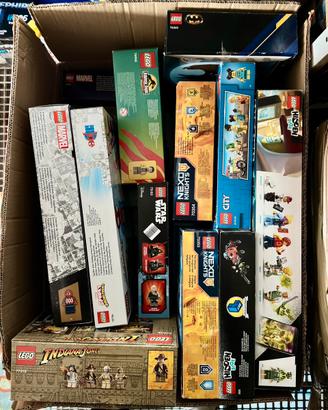 Lego Set vari Star Wars Marvel  nuovi e usati