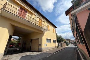 4 LOCALI A SESTRI LEVANTE