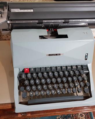 Macchina da scrivere OLIVETTI - vintage -