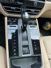 Porsche Macan da vetrina