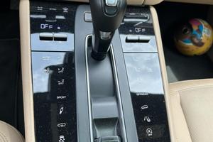 Porsche Macan da vetrina
