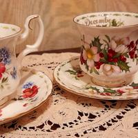 Tazze Royal Albert  dei mesi da caffè.Perfette.