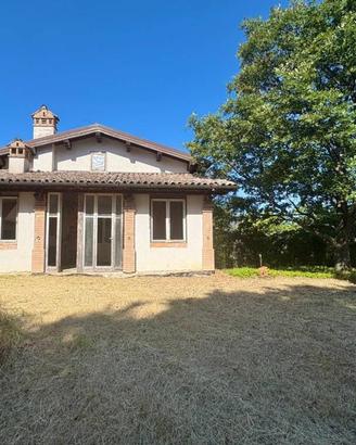 Casa indipendente di 140 m² con 3 locali e box aut