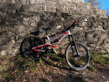 MTB enduro YT Capra CF 27.5