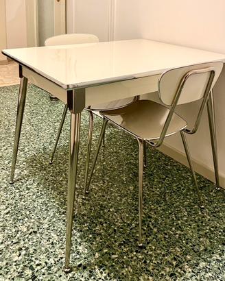 Tavolo artigianale in formica + 2 sedie coordinate