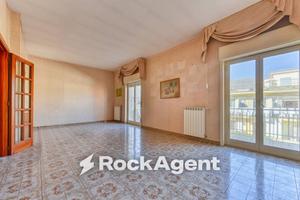 Appartamento di 134 m² con 5 locali e box auto a V