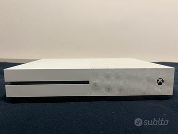 XBOX one S + 2 controller