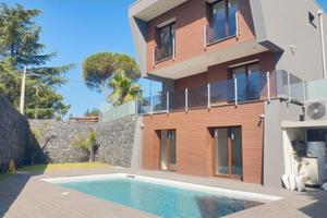 Esclusiva villa singola con stupenda piscina
