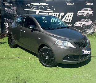 Lancia Ypsilon 1.0 FireFly 5 porte S&S Hybrid Albe