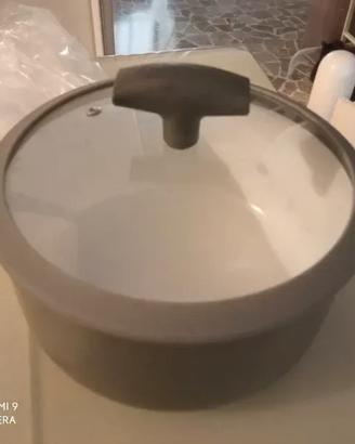 Pentola Tognana nuova con coperchio