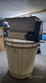 Pigiadiraspatrice elettrica e n. 2 mastelloni 500L