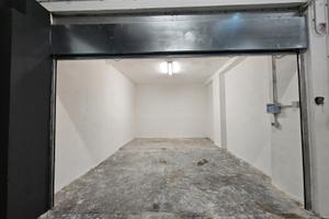 Ampio box auto centralissimo