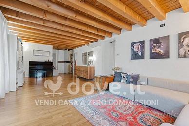 Appartamento di 160 m² con 4 locali e box auto dop