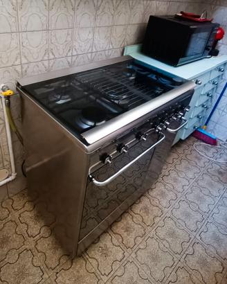 SMEG cucina a gas 5 fuochi con FORNO NUOVO