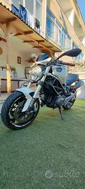 Ducati Monster 696 2010