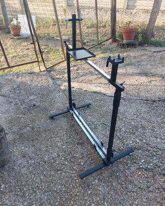 cavalletto per manutenzione bici