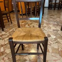 Sedie di legno seduta in paglia