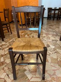 Sedie di legno seduta in paglia