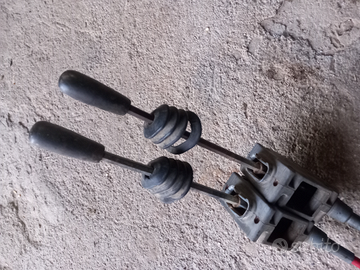 Leve di comando caricatore frontale