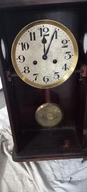Orologio a pendolo antico