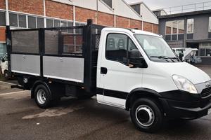 Iveco 70 con sponda idraulica