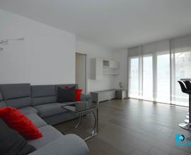 Luminoso appartamento con garage