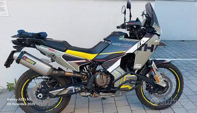 Husqvarna Norden 901 Akrapovic