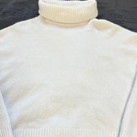 Maglione bianco a collo alto