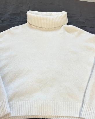 Maglione bianco a collo alto