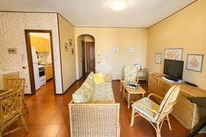 2 LOCALI A COLICO