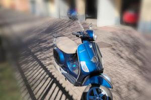A Vespa 125 LX