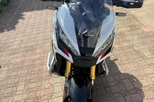 Honda x-adv 750