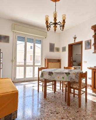 Appartamento con garage, zona Piscina