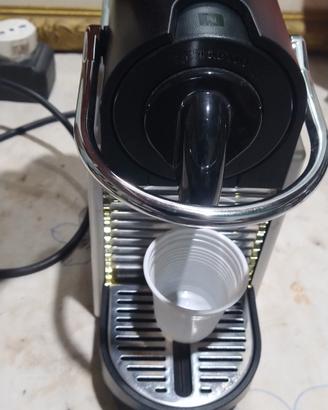 macchina caffè Nespresso pixie