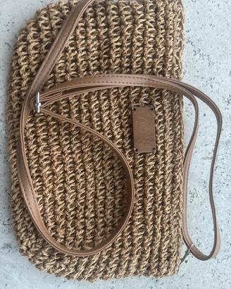 Borsa a tracolla estiva in vera rafia intrecciata