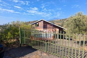 Terreno con rustico - Calatabiano