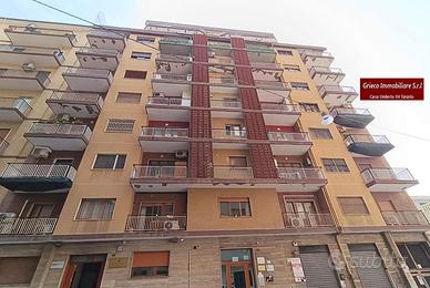 Via Dario Lupo ad.V.le Virgilio ampio quadrilocale