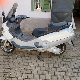 Piaggio x9