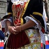 Abito tradizionale sardo da sposa