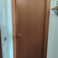 Porta interna con maniglia